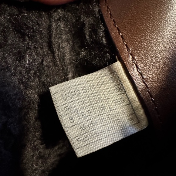 UGG Women’s Adirondack Chocolate and Charcoal Boots - Picture 7 of 8